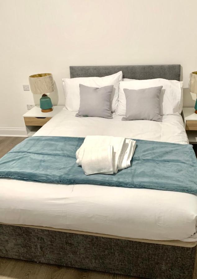 Beautiful All Room En-Suite 4 Bedrooms House , Free Parking, Wifi, Corporate, Contractors, Family Relocation, Contact Us For Long Term Rate Ilford Exterior foto