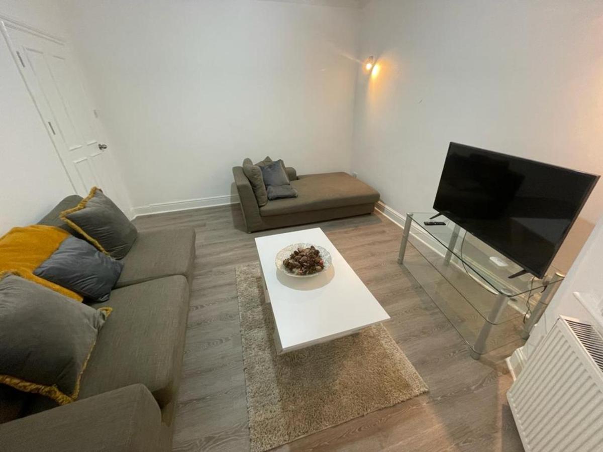 Beautiful All Room En-Suite 4 Bedrooms House , Free Parking, Wifi, Corporate, Contractors, Family Relocation, Contact Us For Long Term Rate Ilford Exterior foto